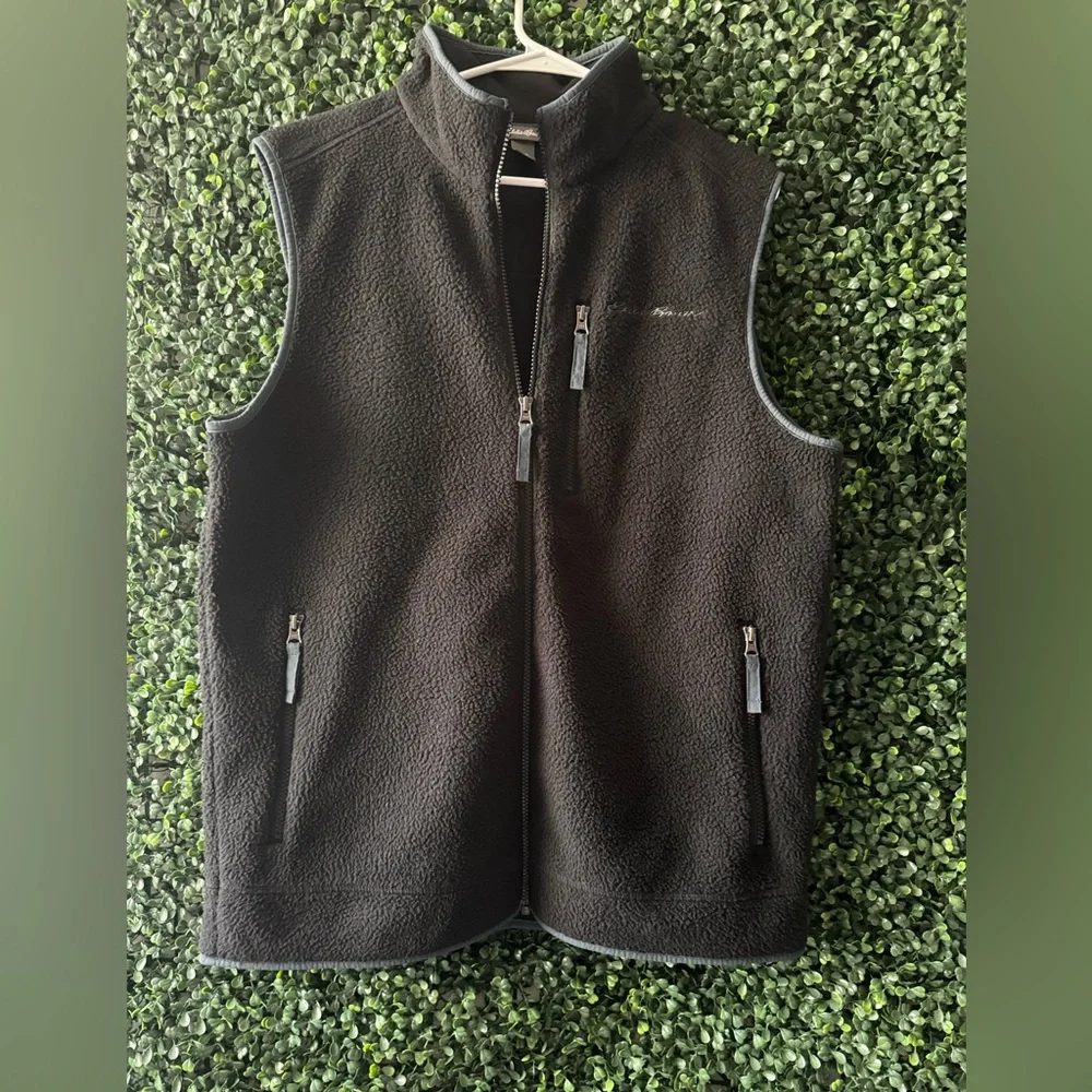 EDDIE BAUER MEN'S FULL ZIP RELAXED FIT FLEECE SLEEVELESS VEST - Picture 2 of 9